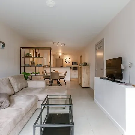 Elegant Seaside In