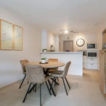 Elegant Seaside In Apartament