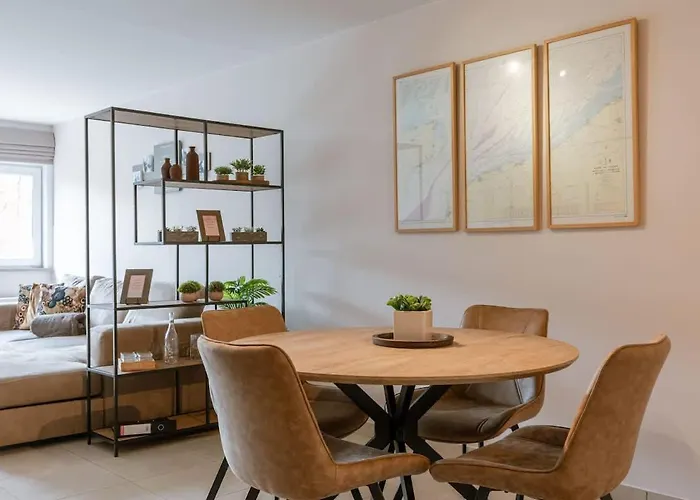 Elegant Seaside In *