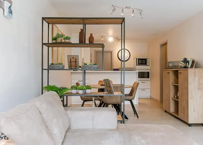 Elegant Seaside In 公寓