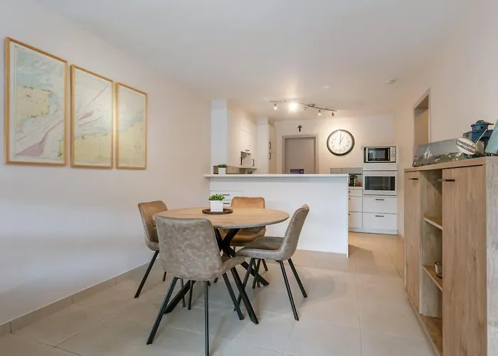 Elegant Seaside In 公寓